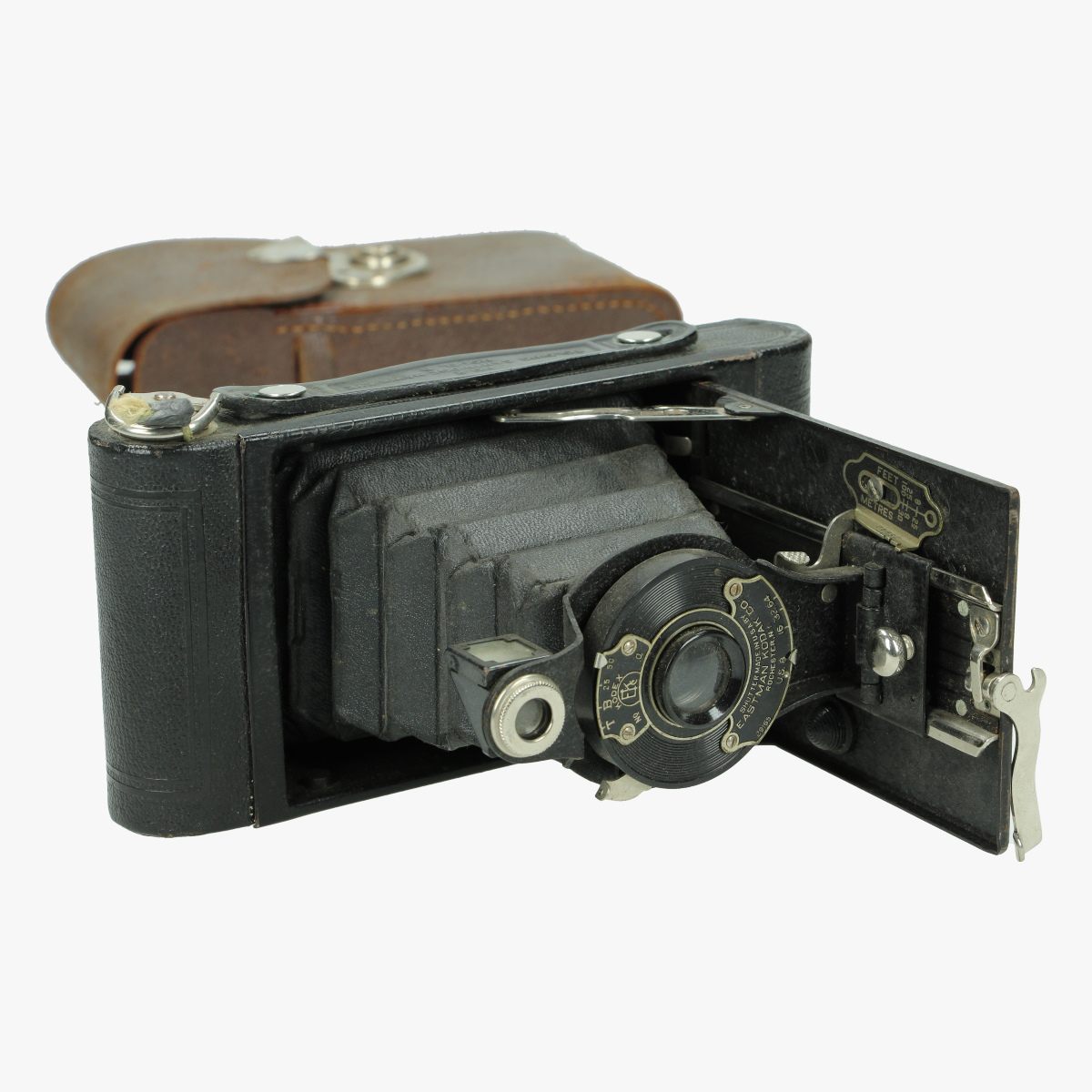 Afbeeldingen van fotocamera no°2 folding cartridge Hawk- eye model -B made in u.s.a by Eastman kodak Co Rochester N.Y use film no. 120