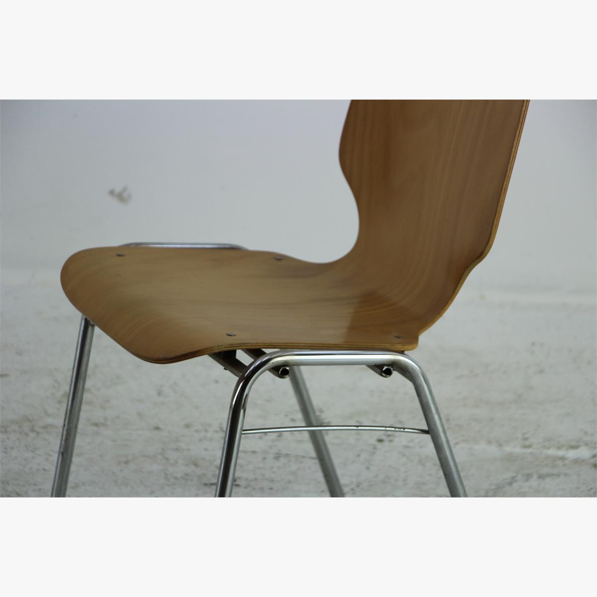 Afbeeldingen van retro stoel beuken zitting. Chrome poten 50 stuks beschikbaar