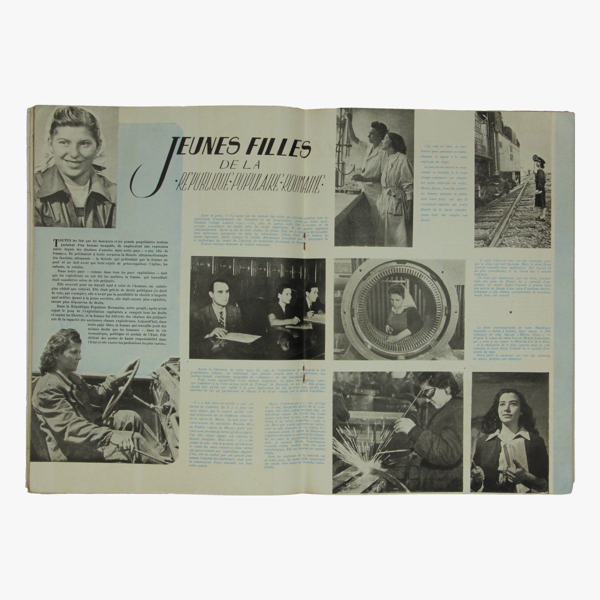 Afbeeldingen van boekje 1952 la jeunesse traivailleuse de la republique populaire roumaine 