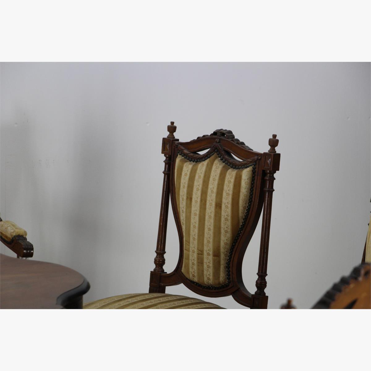 Afbeeldingen van antieke zithoek een zitbank twee armstoelen en vier gewone stoelen 