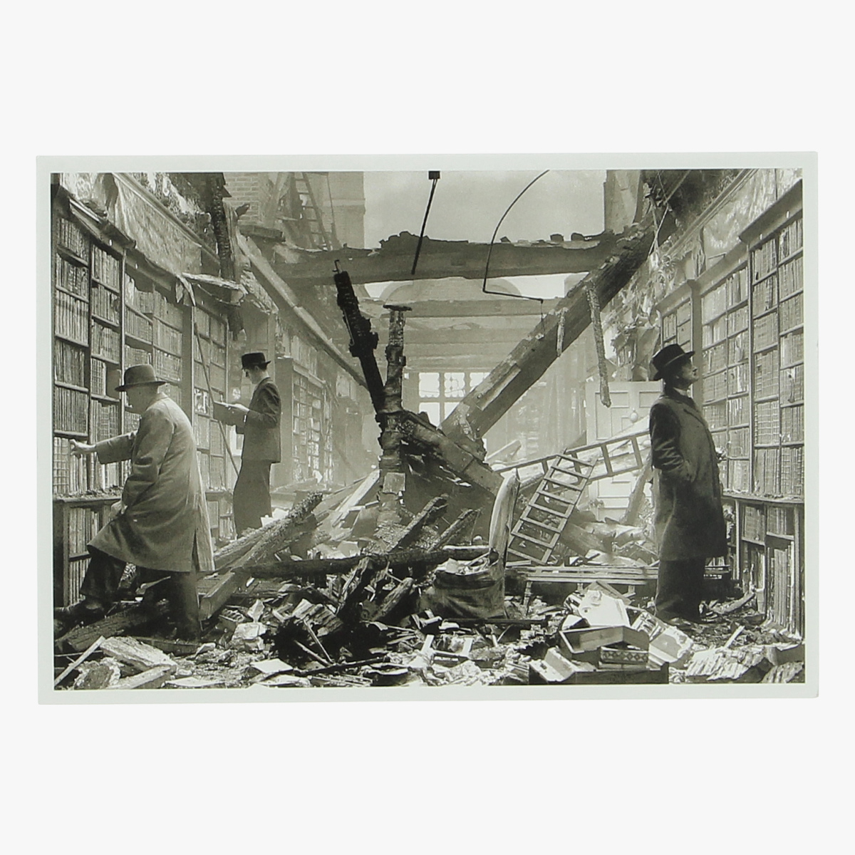 Afbeeldingen van postkaart Holland house library suffers damage 1940 london-eng repro