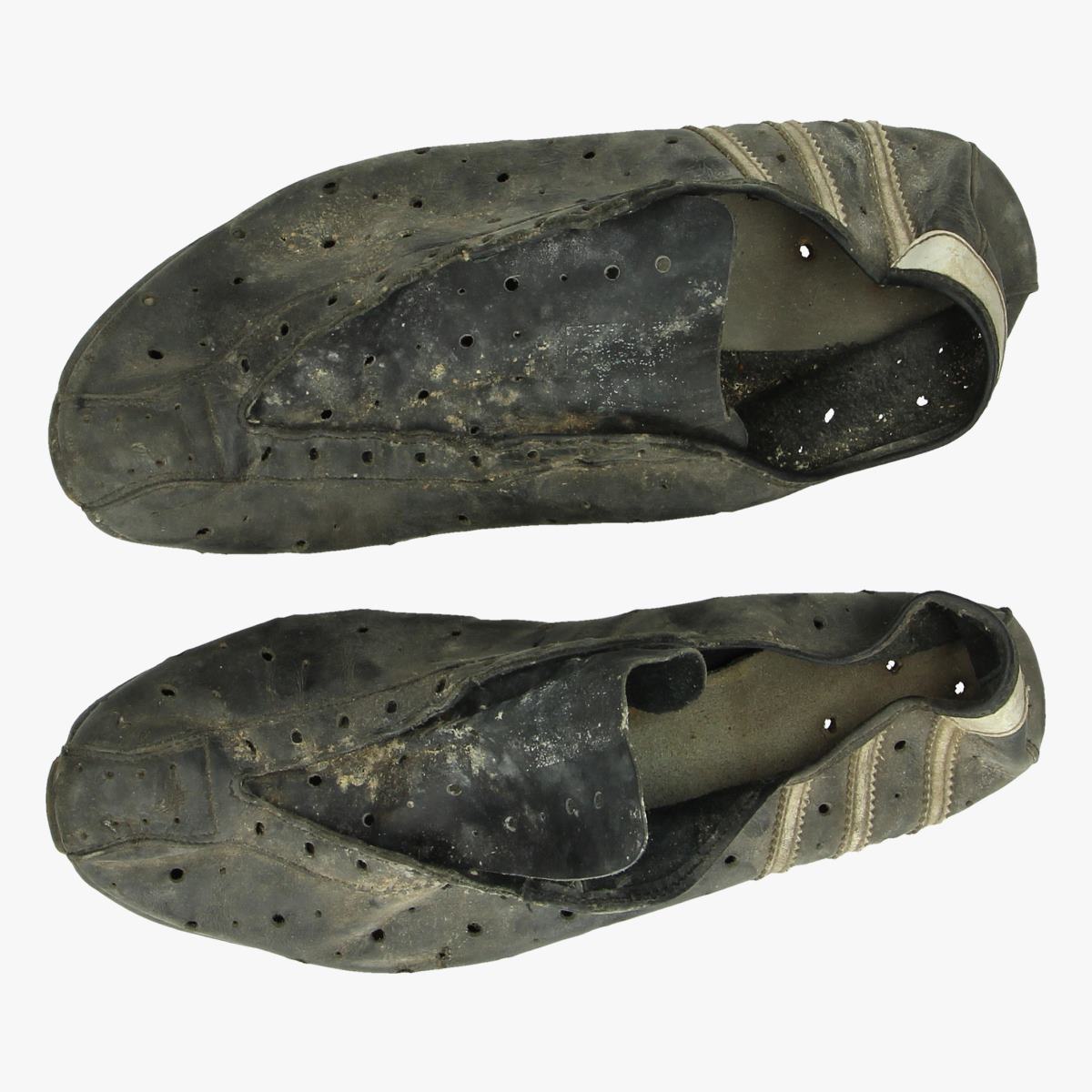 Afbeeldingen van oude wielrenners schoenen