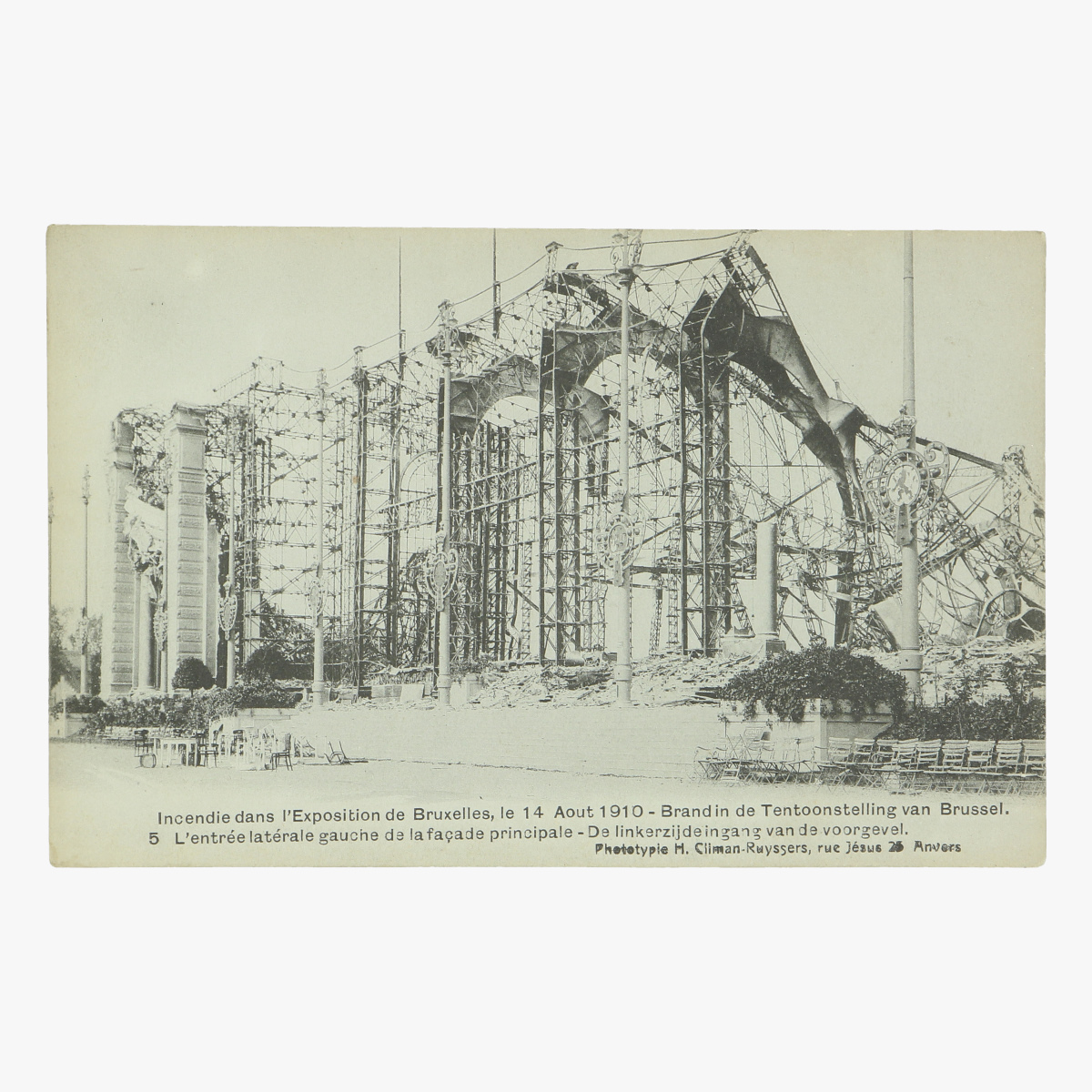 Afbeeldingen van bruxelles exposition 1910 brand in de tentoonstelling van bxl de linkerzijde van de voorgevekl