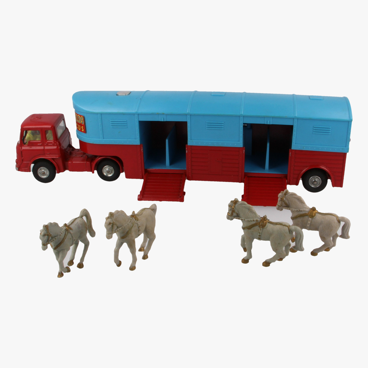 Afbeeldingen van Corgi Toys. Circus Horse Transporter with horses. Nr. 1130