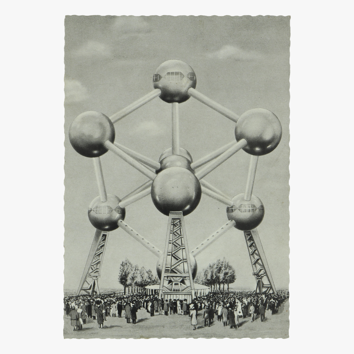 Afbeeldingen van postkaart atomium  hoogte 102m. diameter der sferen 18m gewicht 2200 ton